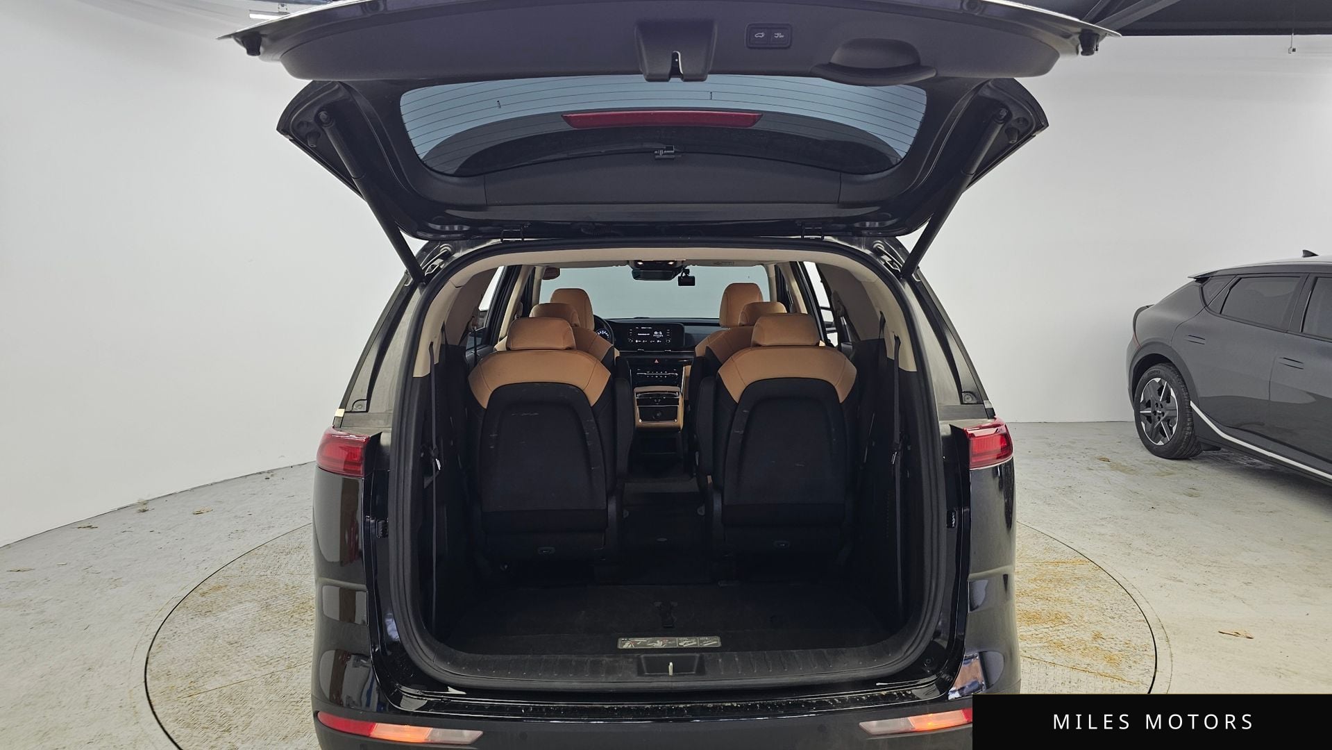 Kia 카니발 2023 — миниатюра 20
