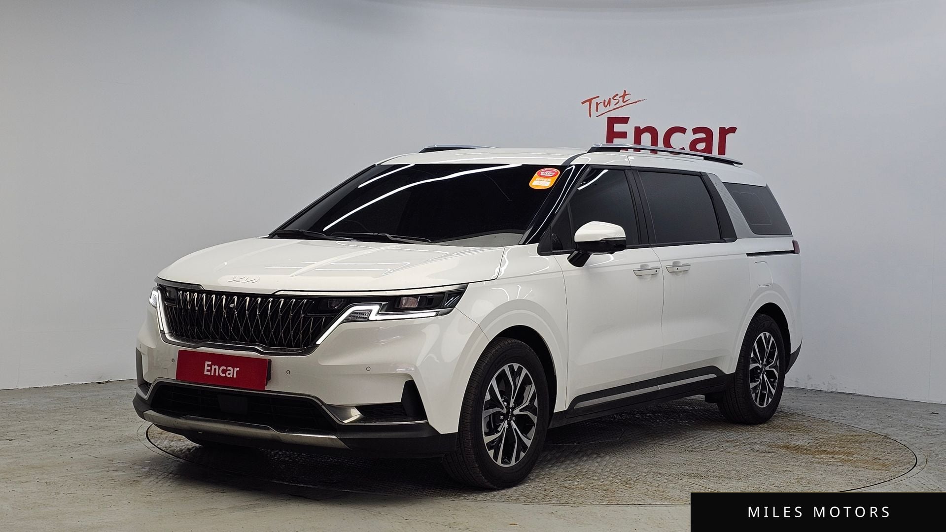 Kia 카니발 2023 — фото 1 из 12