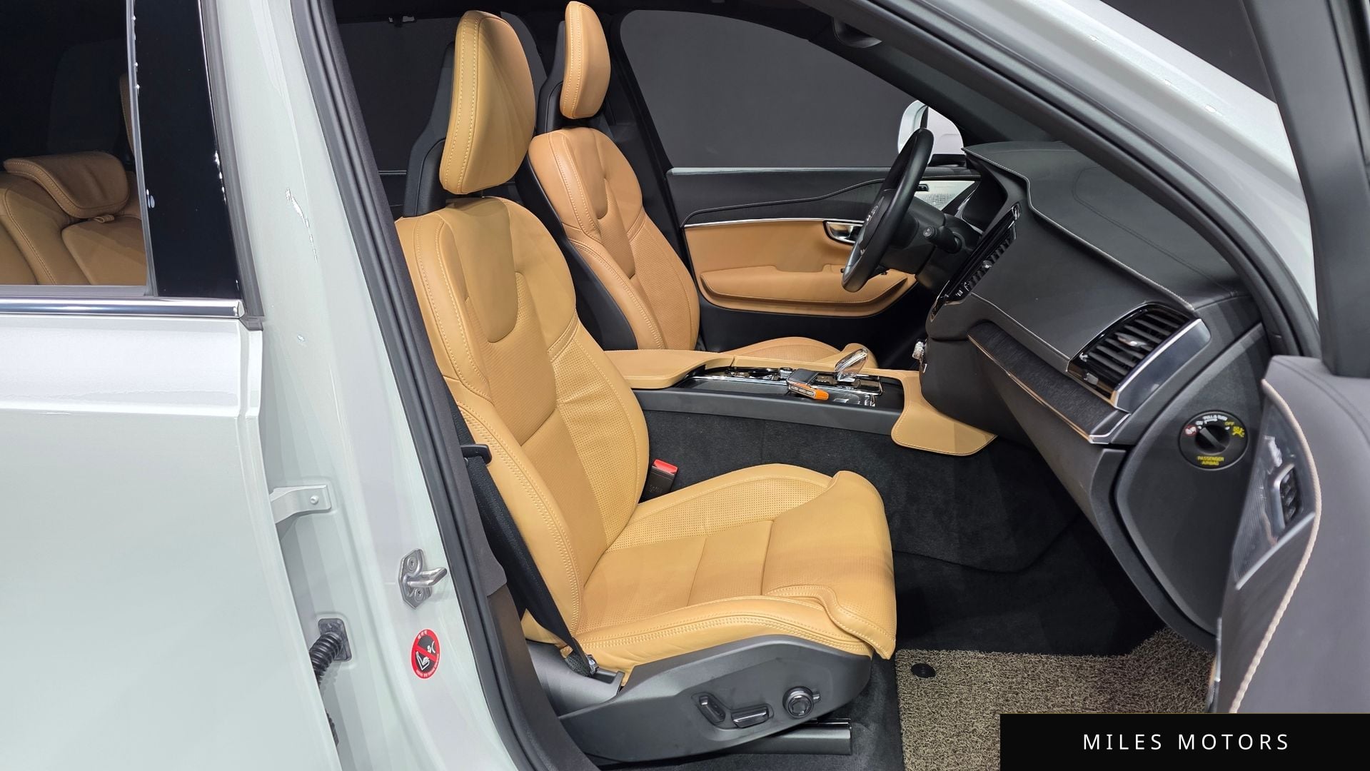 Volvo XC90 2021 — миниатюра 10
