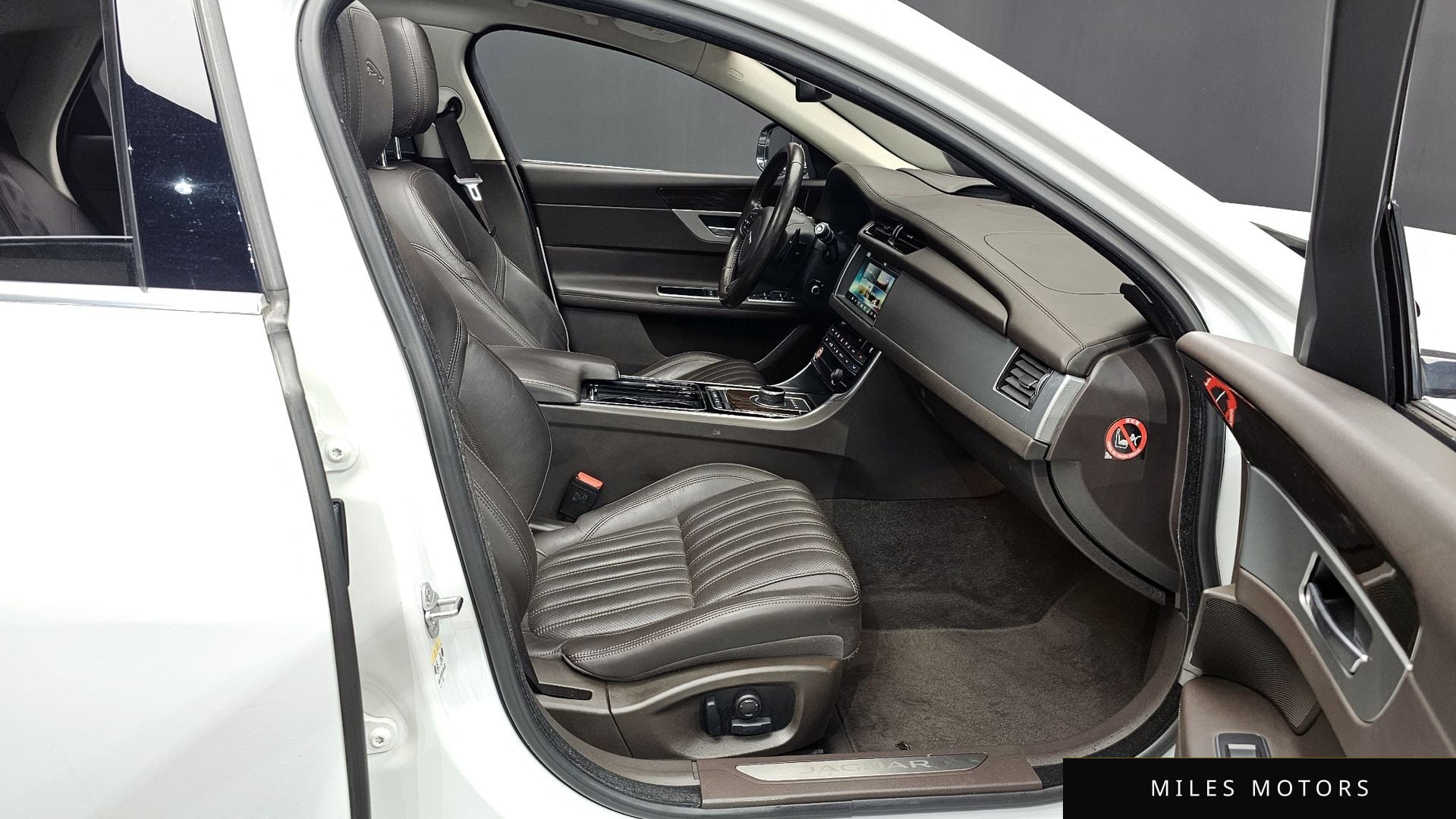 Jaguar XF (X260) 2017 — миниатюра 11