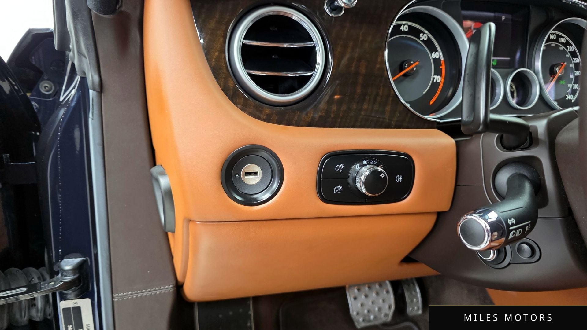 Bentley 컨티넨탈 GT 2015 — миниатюра 16
