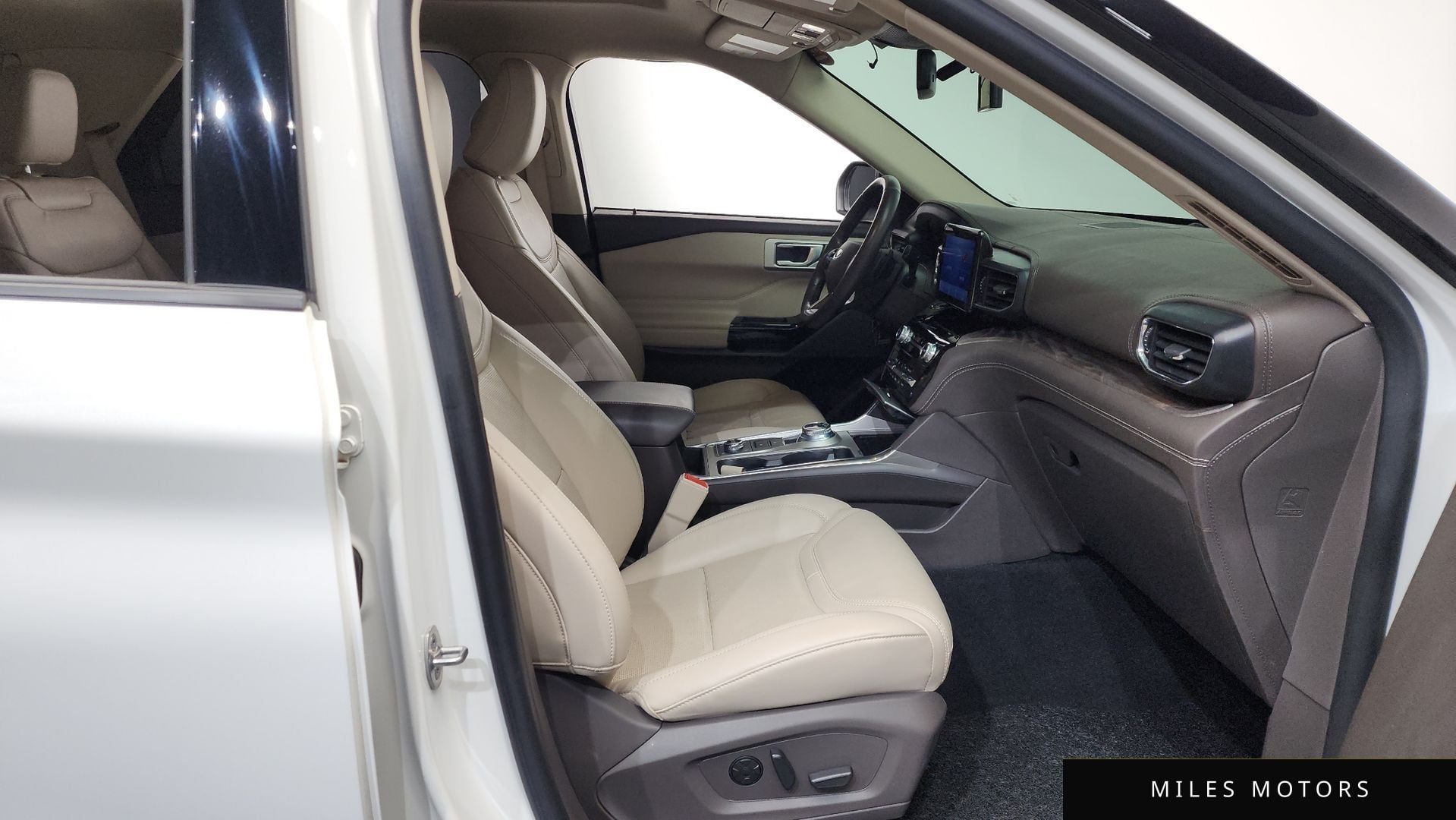 Ford Explorer 2021 — миниатюра 11