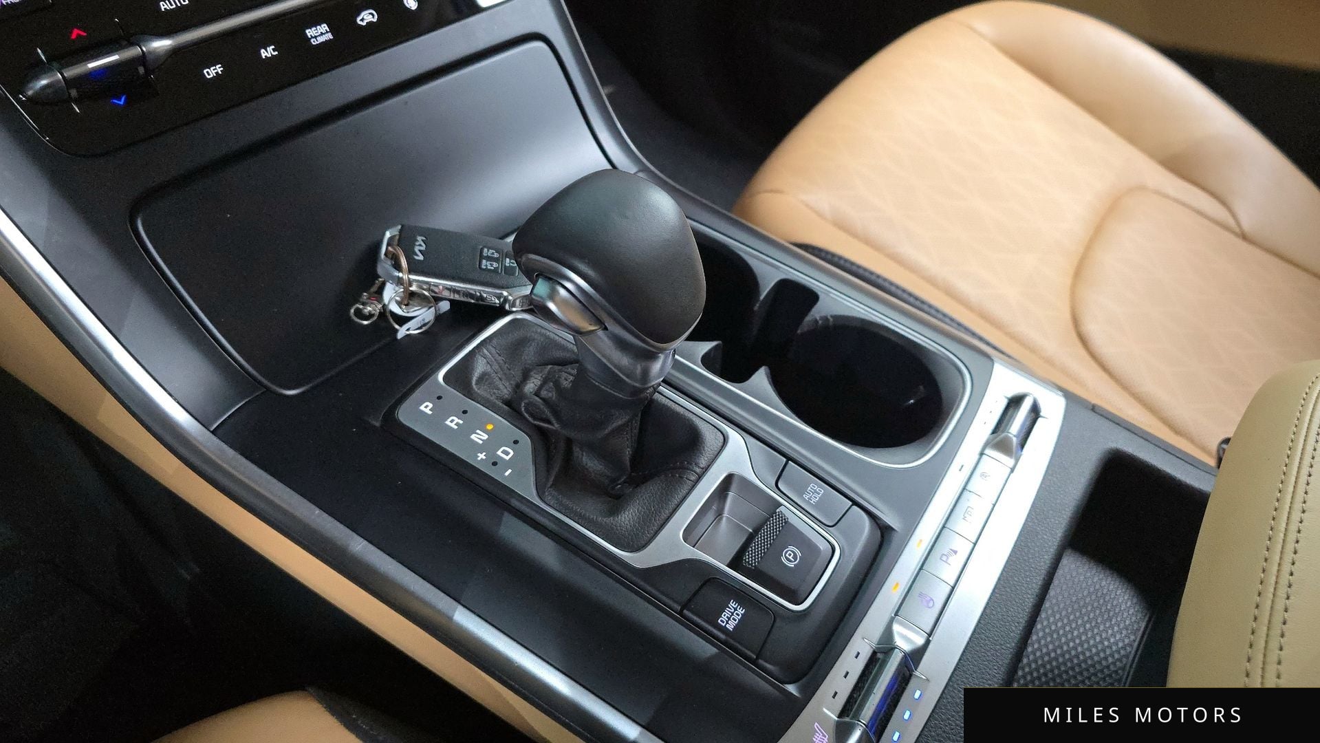 Kia Carnival 2023 — миниатюра 11