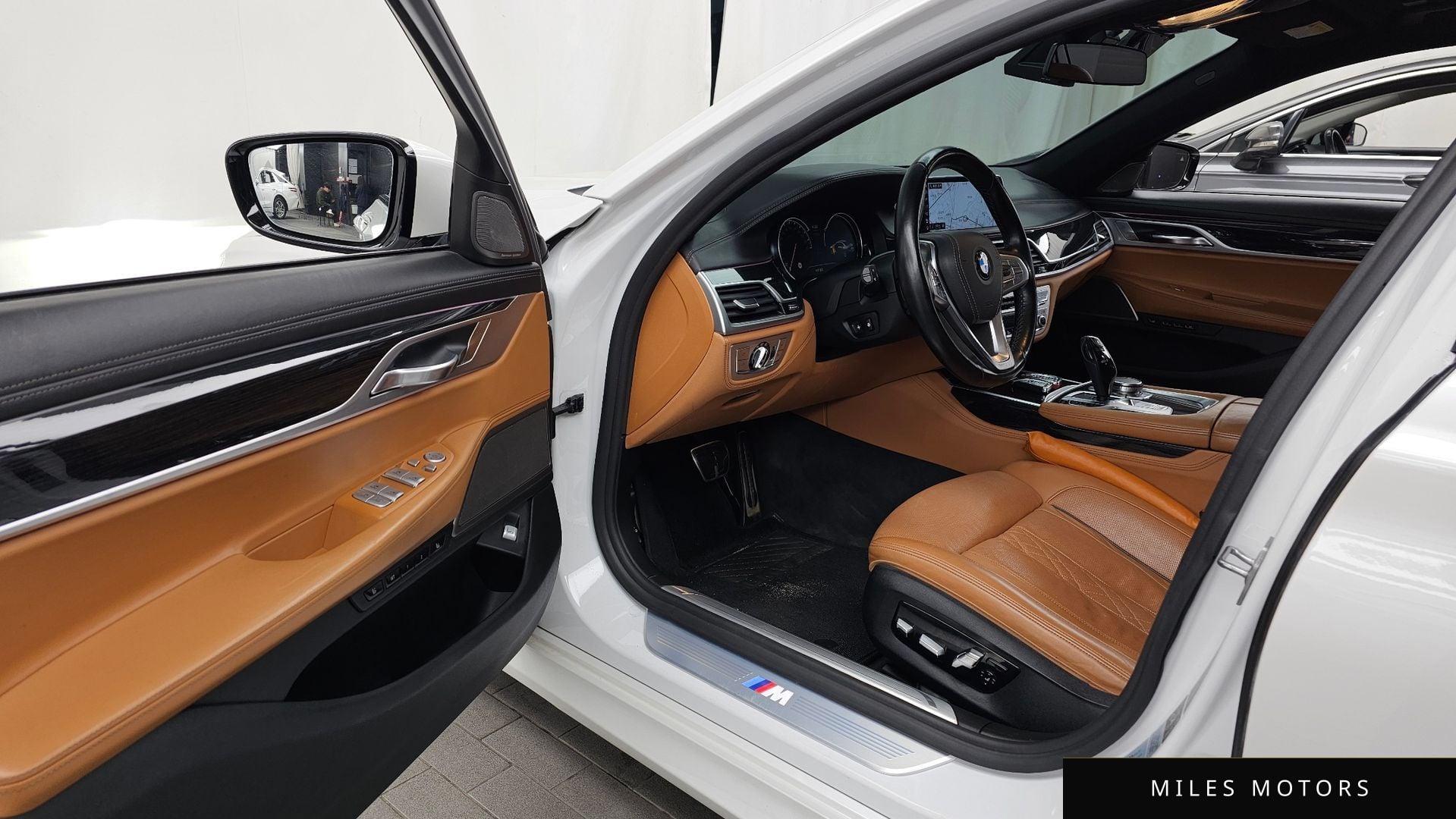BMW 7 Series (G11) 2018 — миниатюра 10