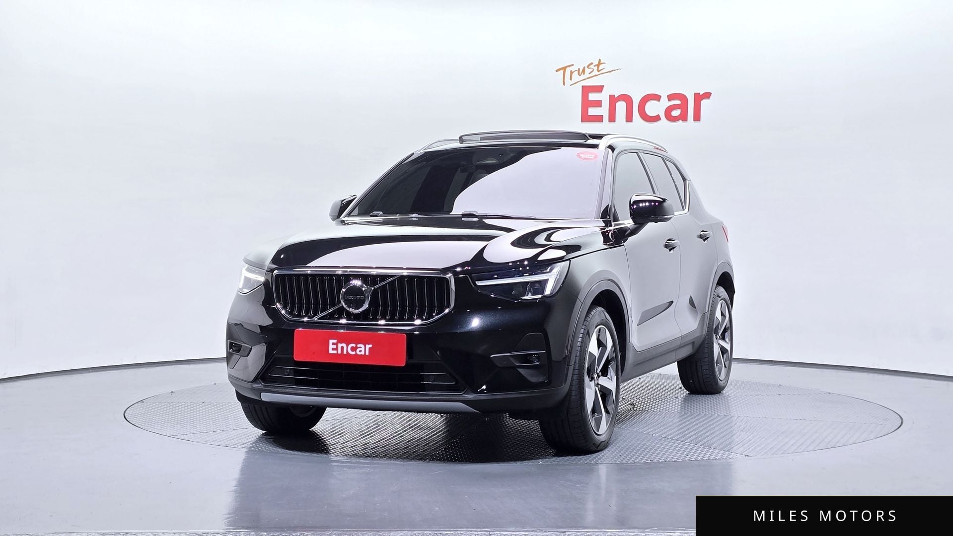 Volvo XC40 2023 — миниатюра 3