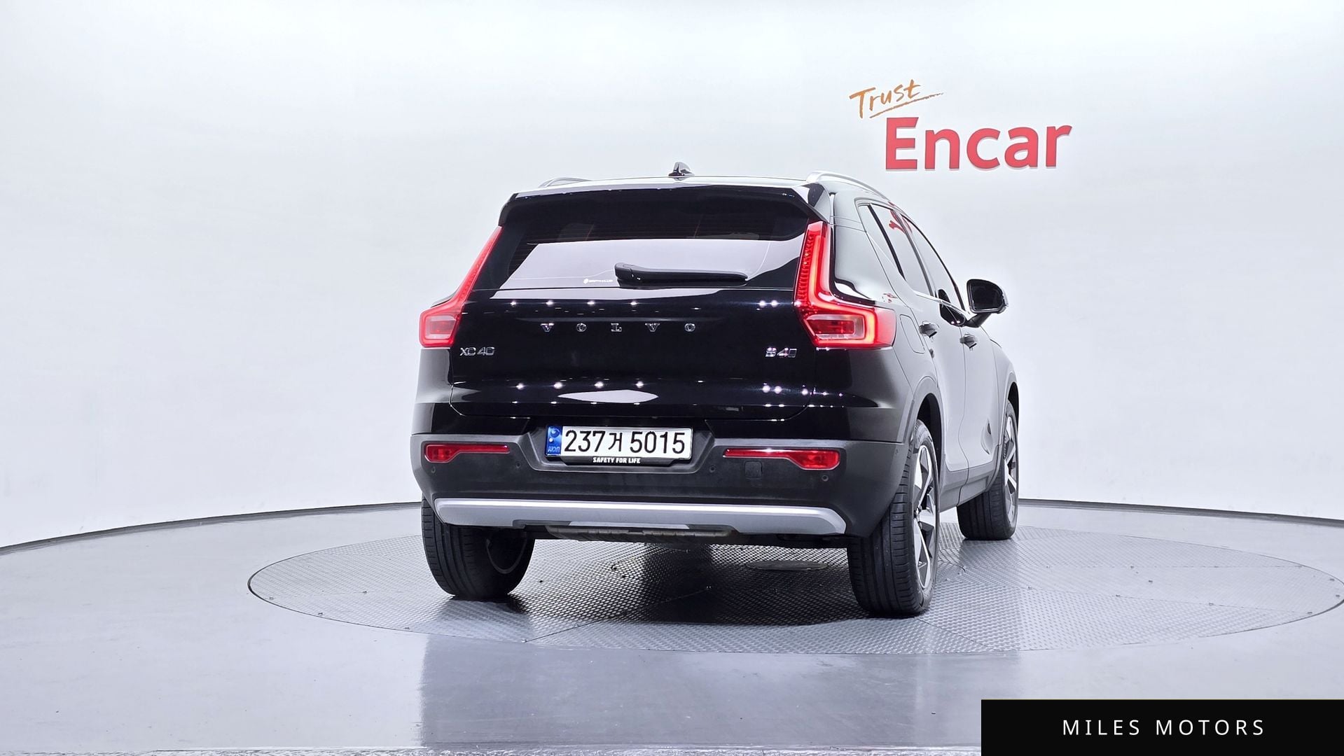 Volvo XC40 2023 — миниатюра 4