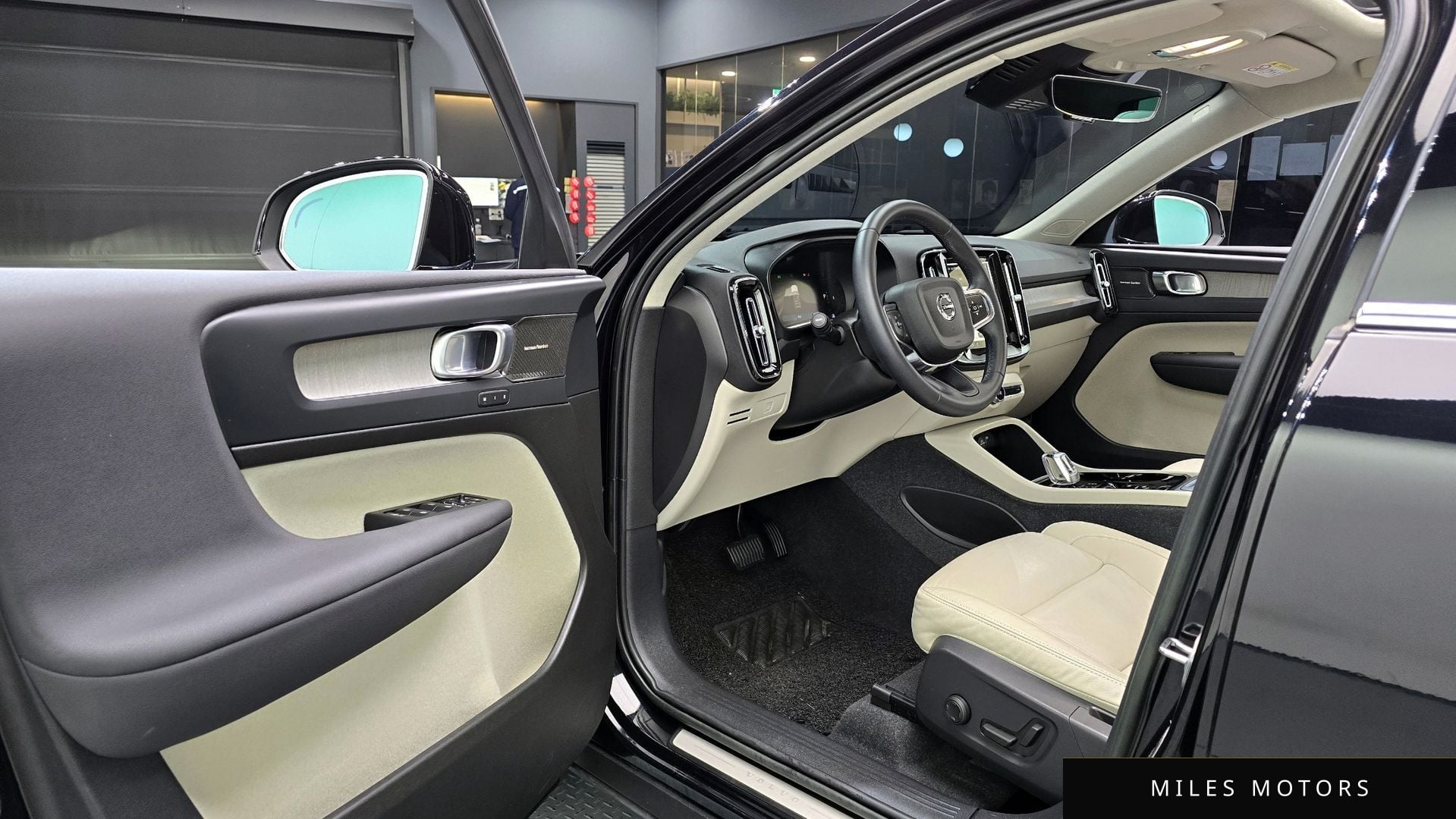 Volvo XC40 2023 — миниатюра 11