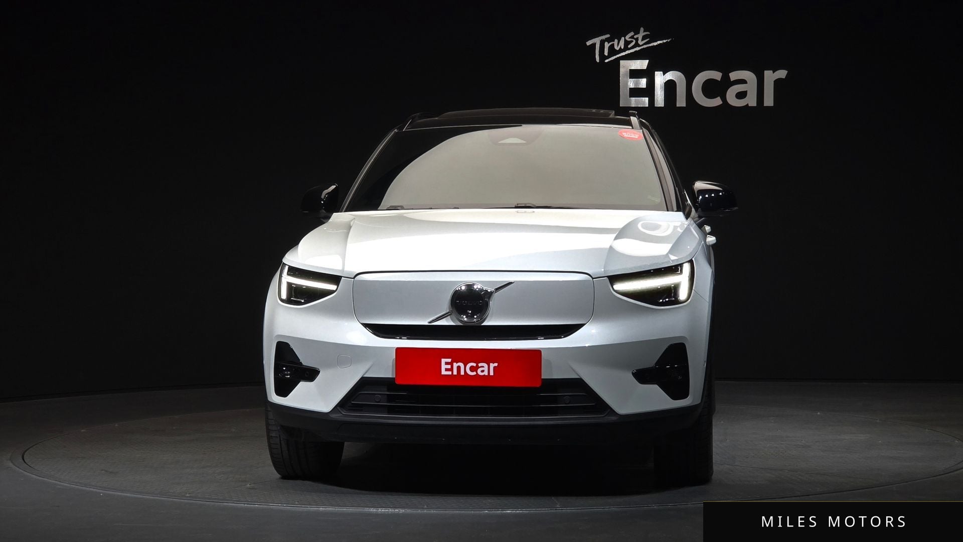 Volvo XC40 리차지 2024 — миниатюра 3