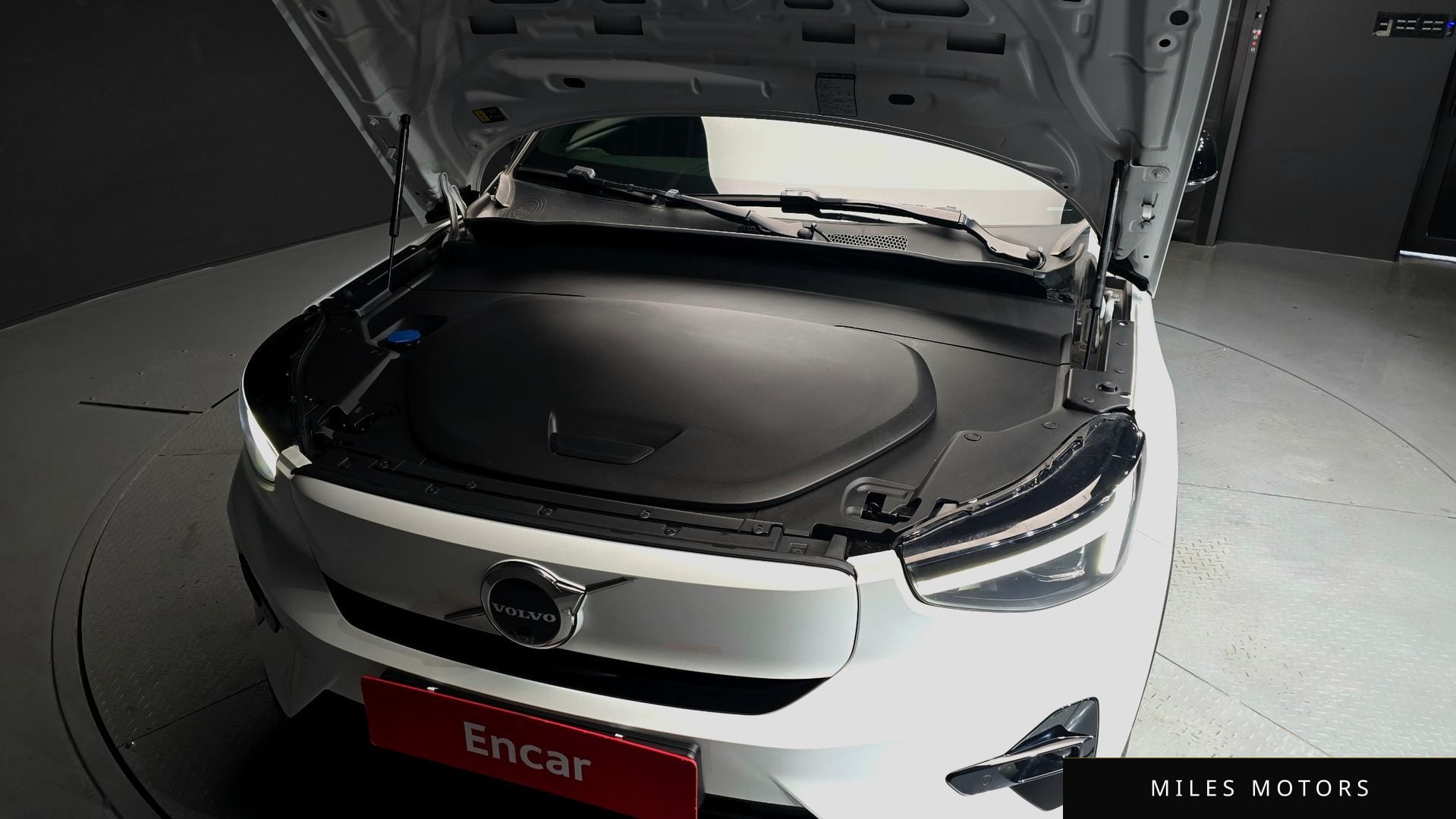 Volvo XC40 리차지 2024 — миниатюра 6