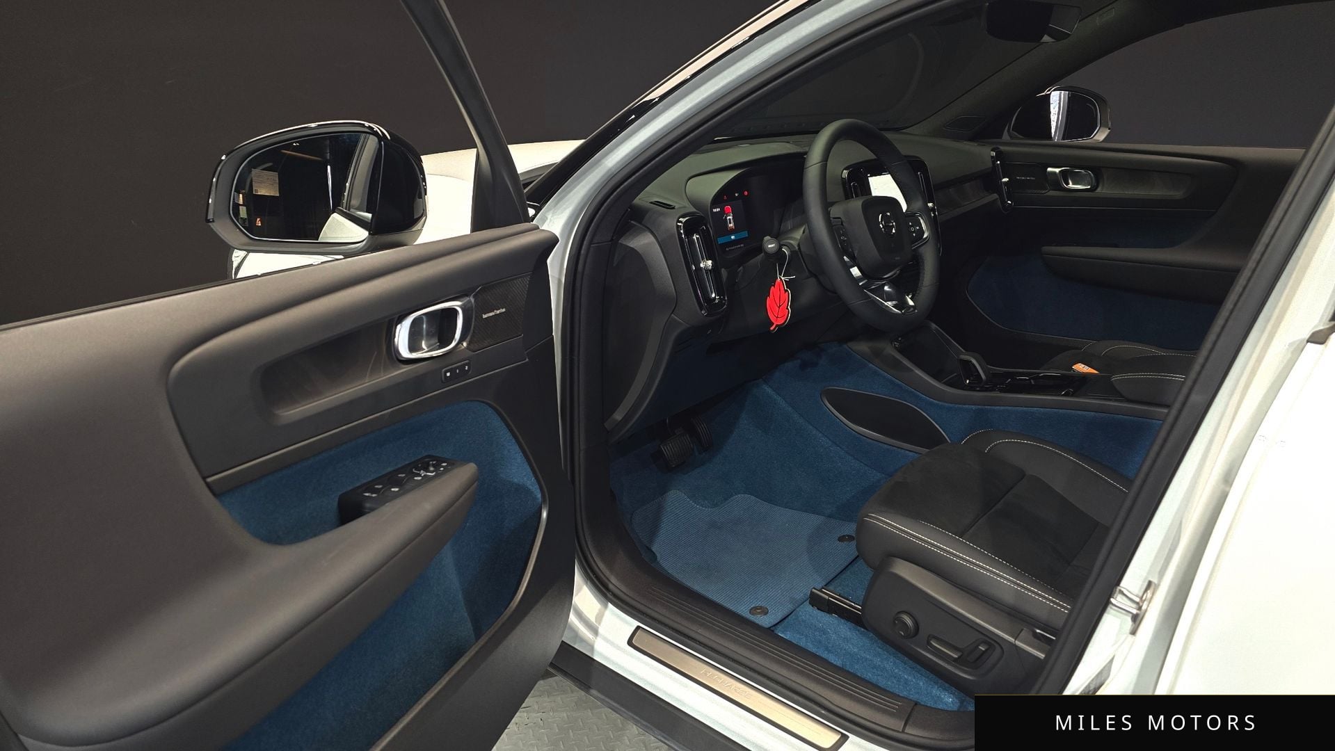 Volvo XC40 리차지 2024 — миниатюра 10