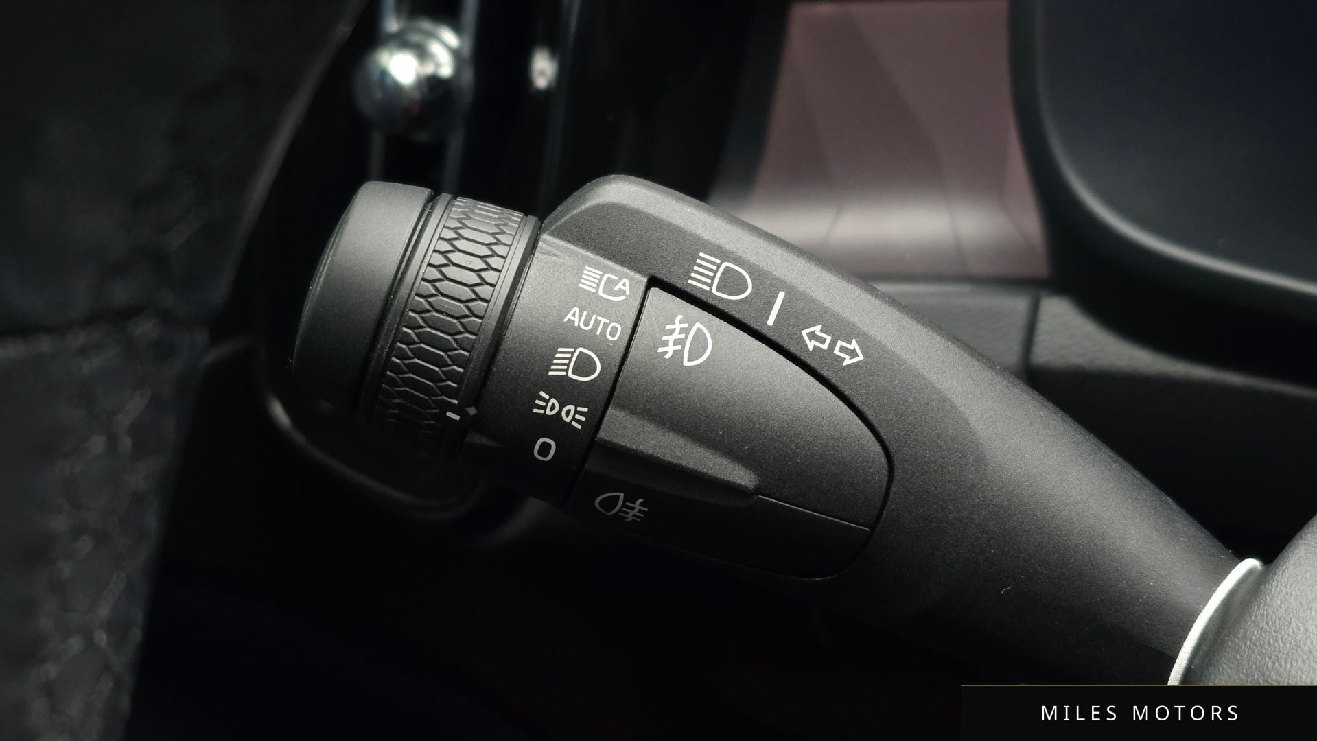 Volvo XC40 리차지 2024 — миниатюра 17