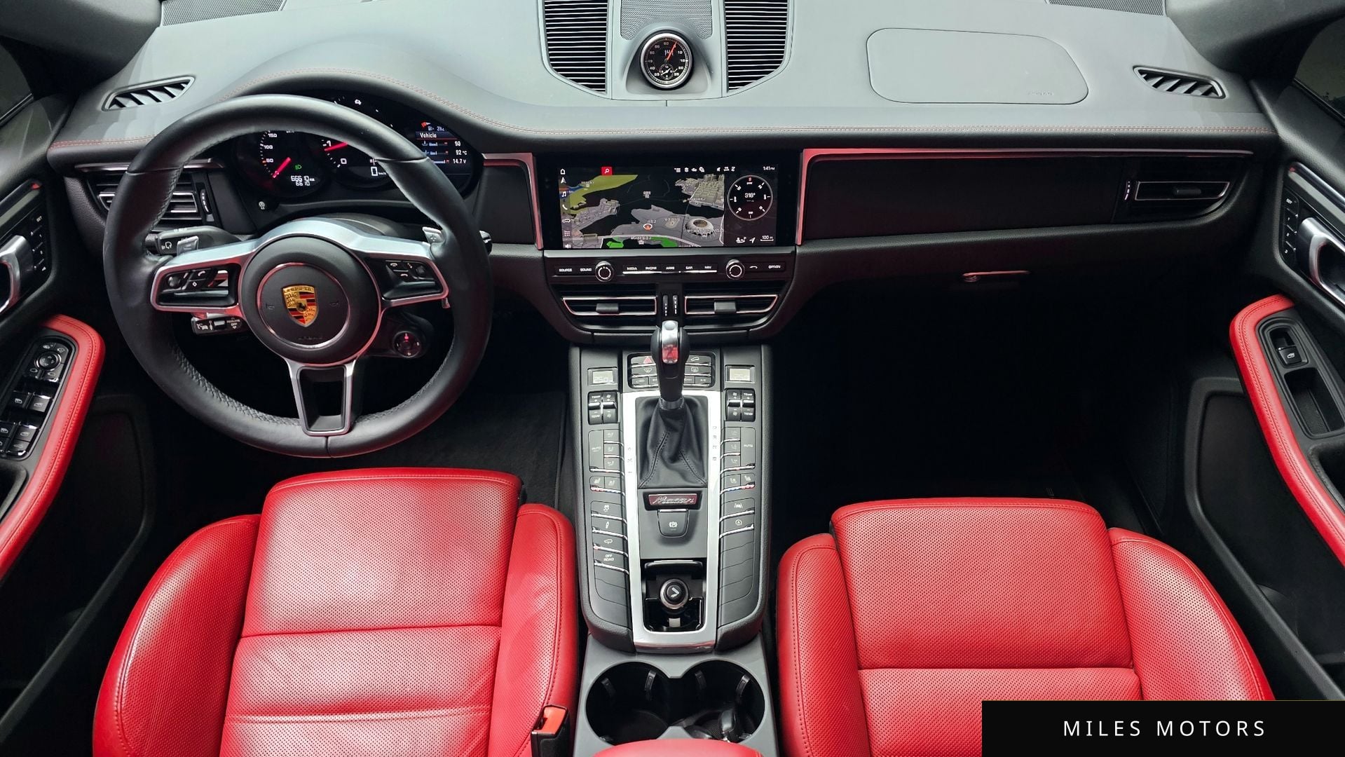 Porsche Macan 2021 — миниатюра 7