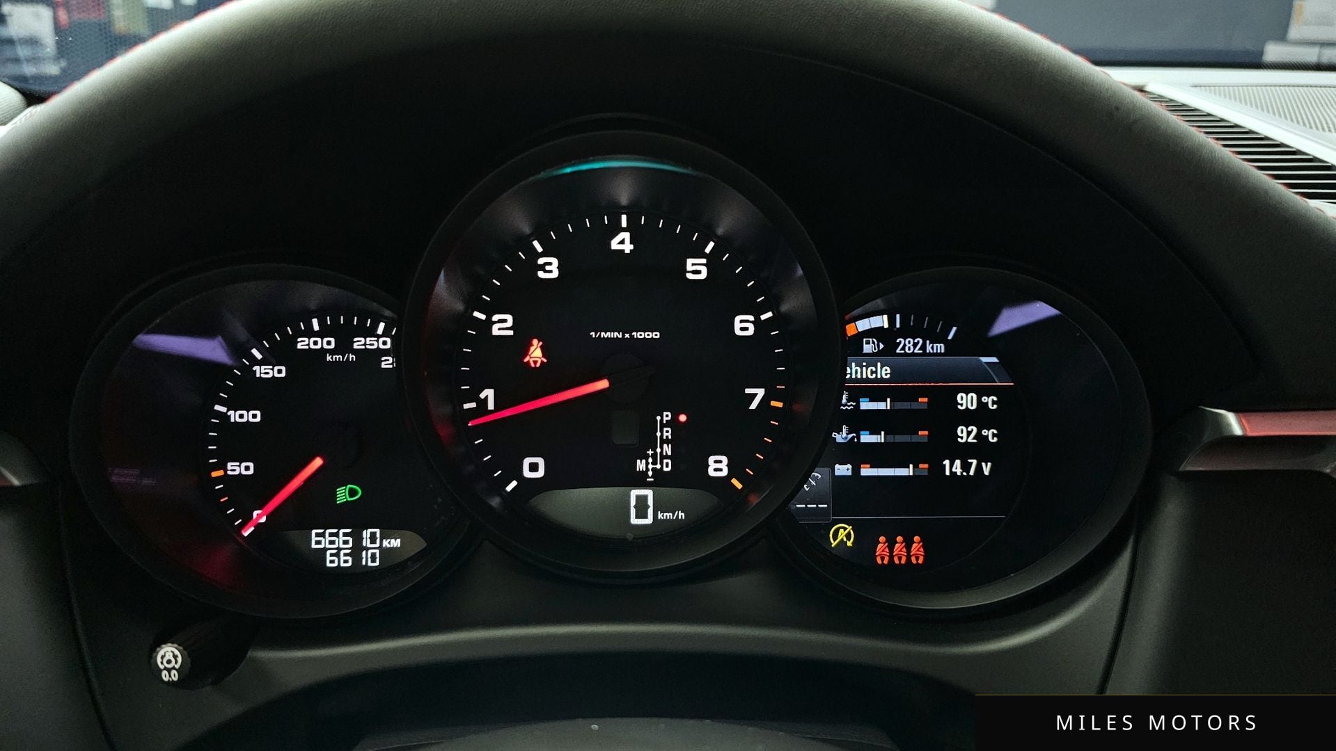 Porsche Macan 2021 — миниатюра 8