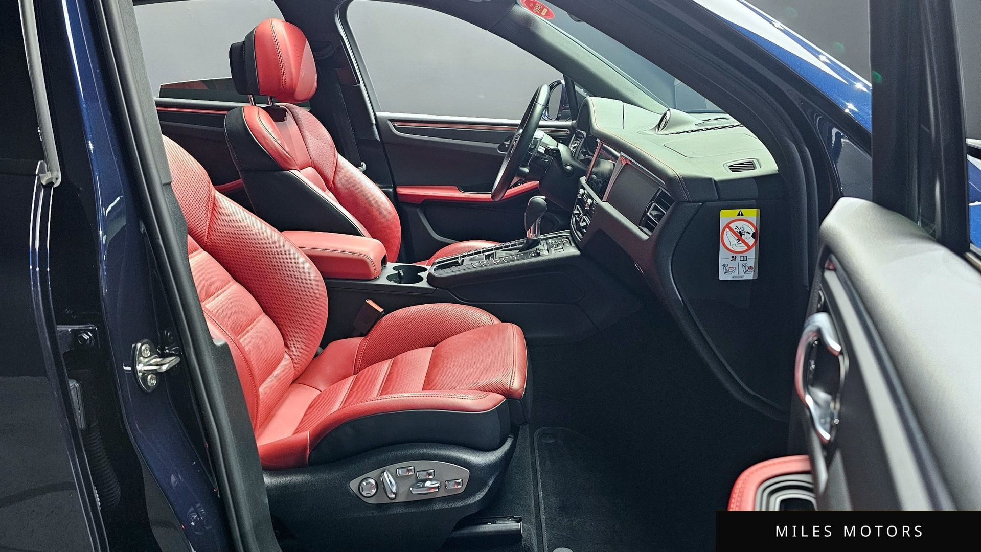 Porsche Macan 2021 — миниатюра 10