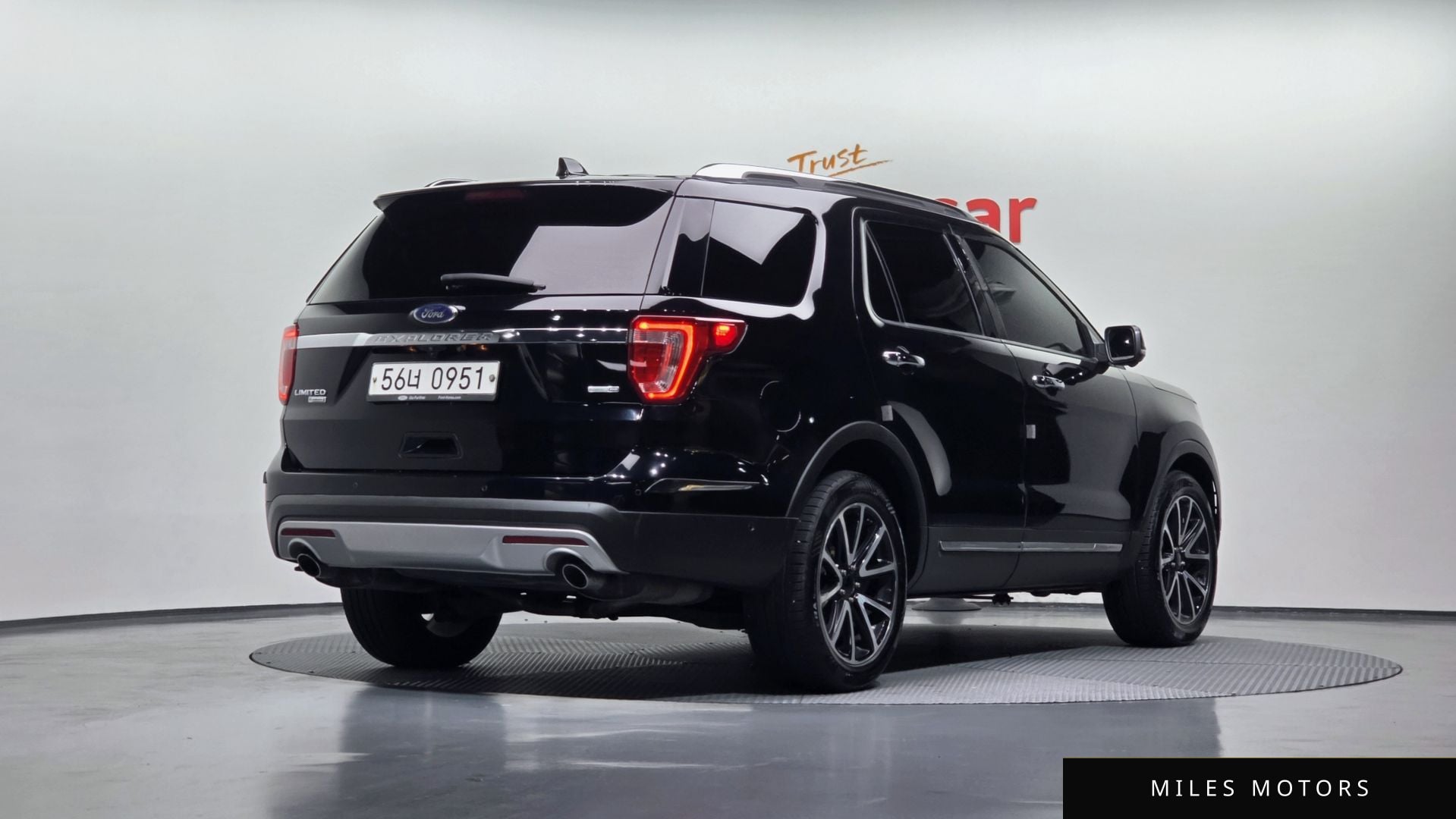 Ford Explorer 2016 — миниатюра 2