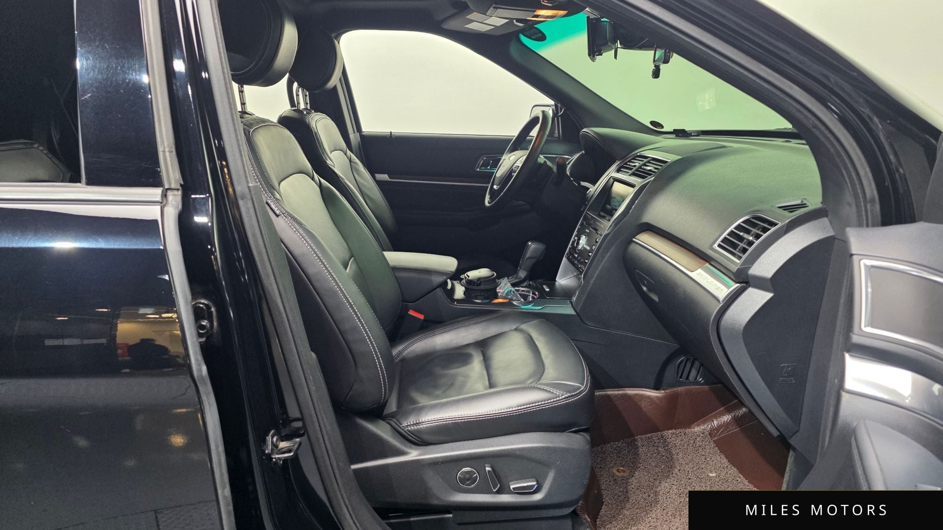 Ford Explorer 2016 — миниатюра 11