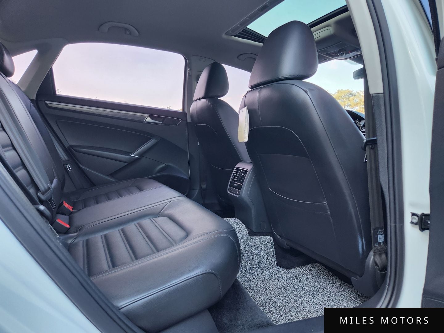 Volkswagen Passat 2018 — миниатюра 12