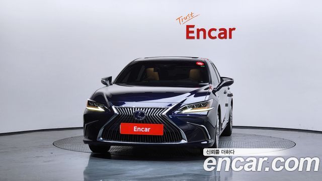 Лексус ES300h 2021 — миниатюра 3