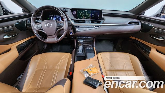 Лексус ES300h 2021 — миниатюра 7