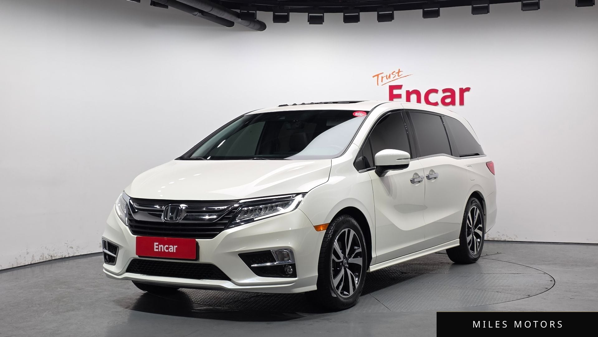 Honda Odyssey 2018 — фото 1 из 12