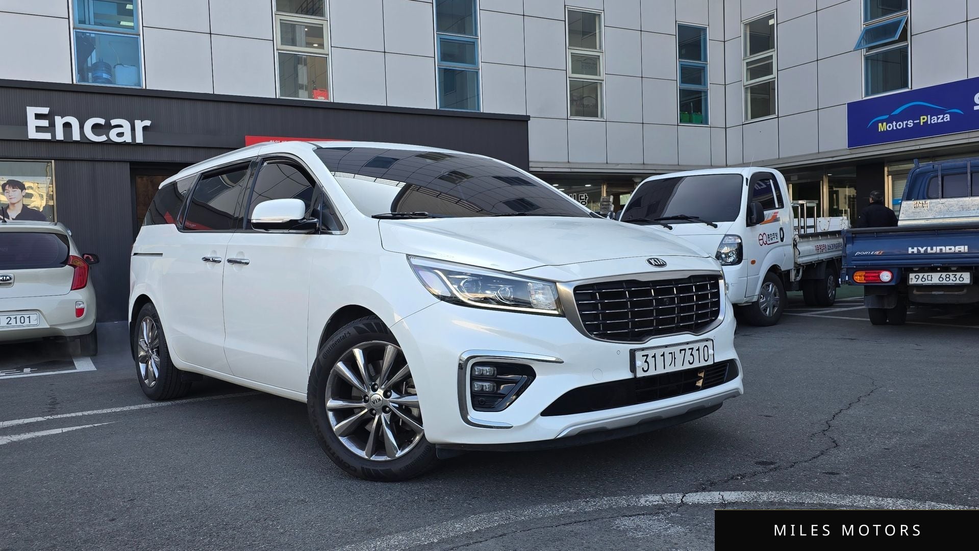 Kia Canival 2019 — фото 1 из 12