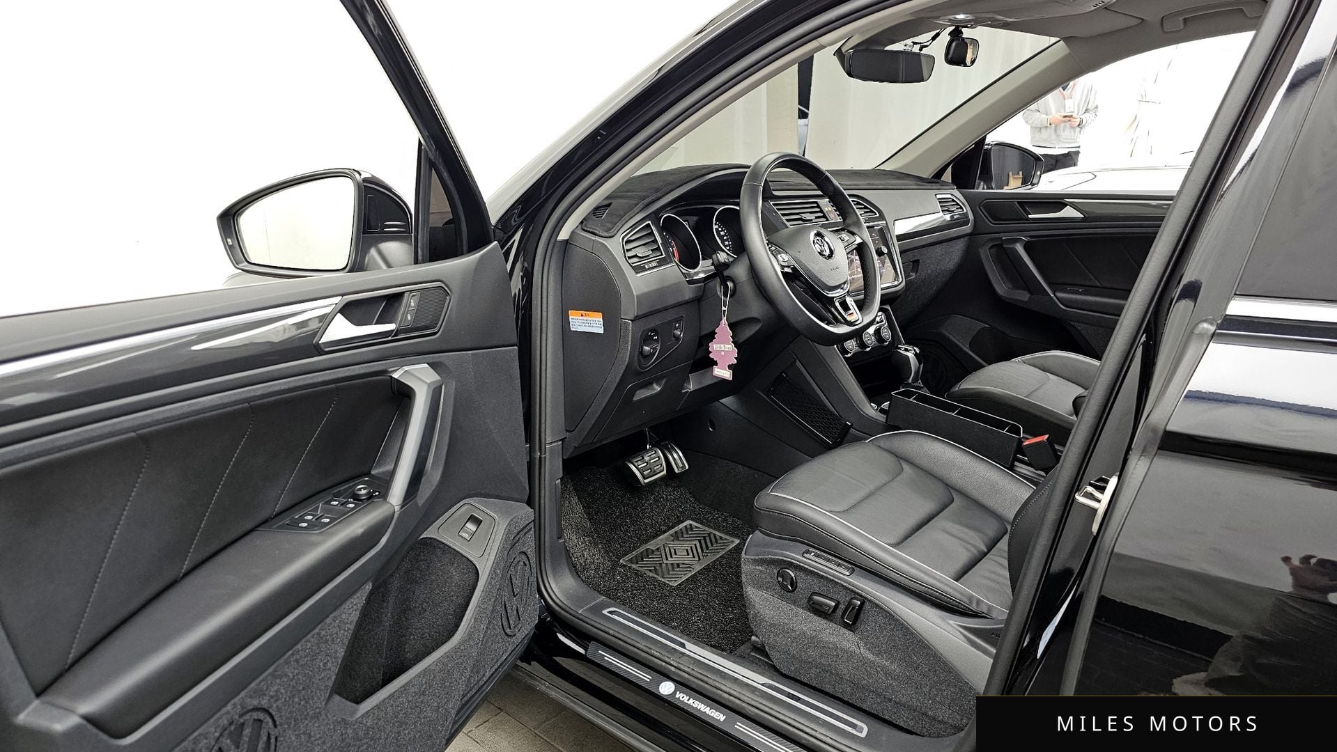 Volkswagen 티구안 2020 — миниатюра 10