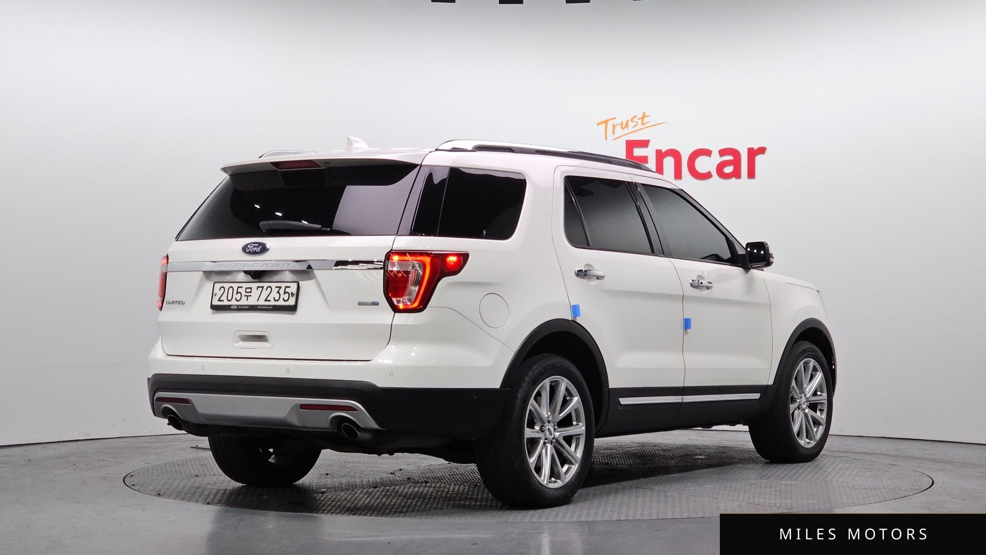 Ford Explorer 2017 — миниатюра 2