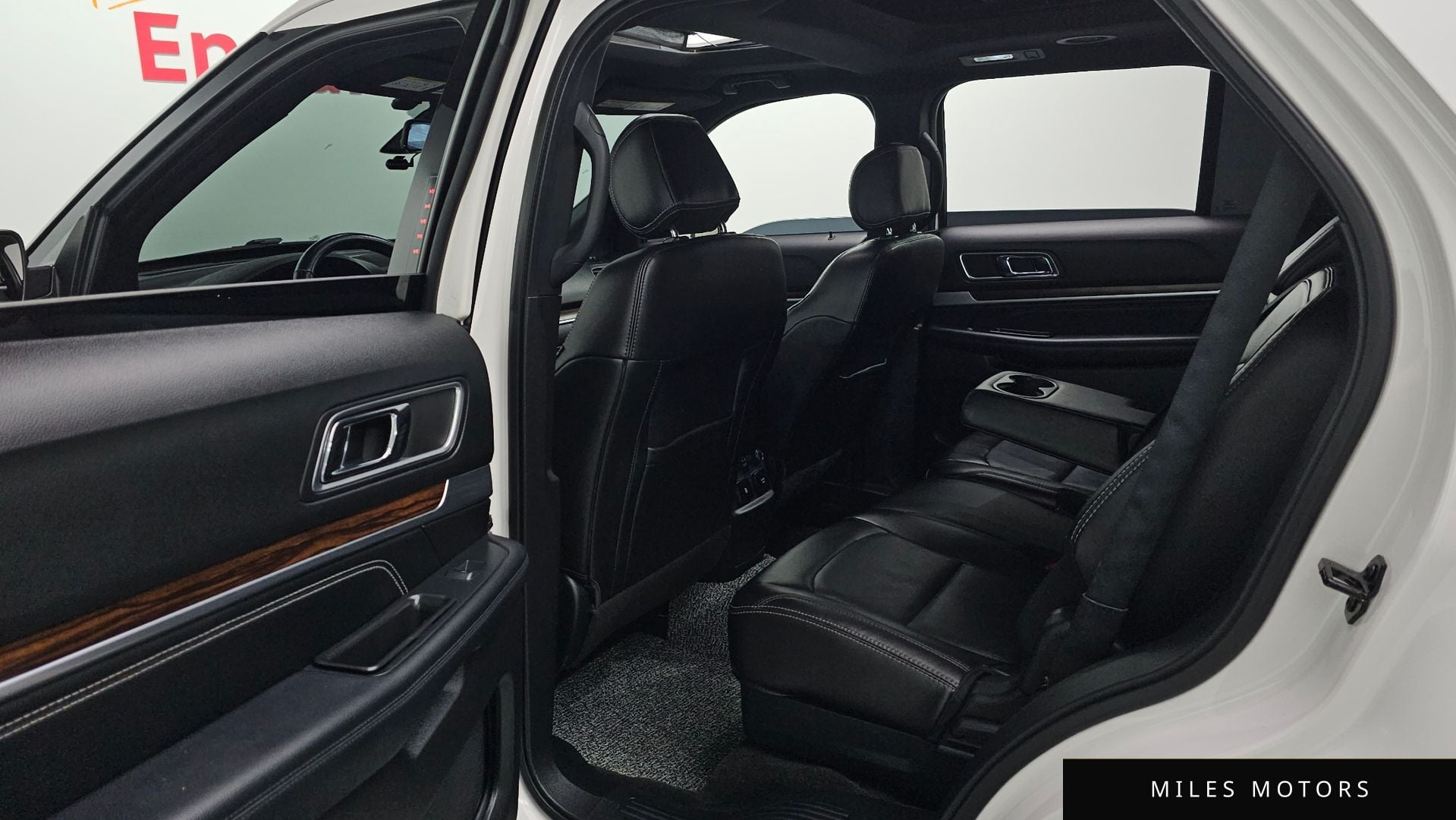 Ford Explorer 2017 — миниатюра 12