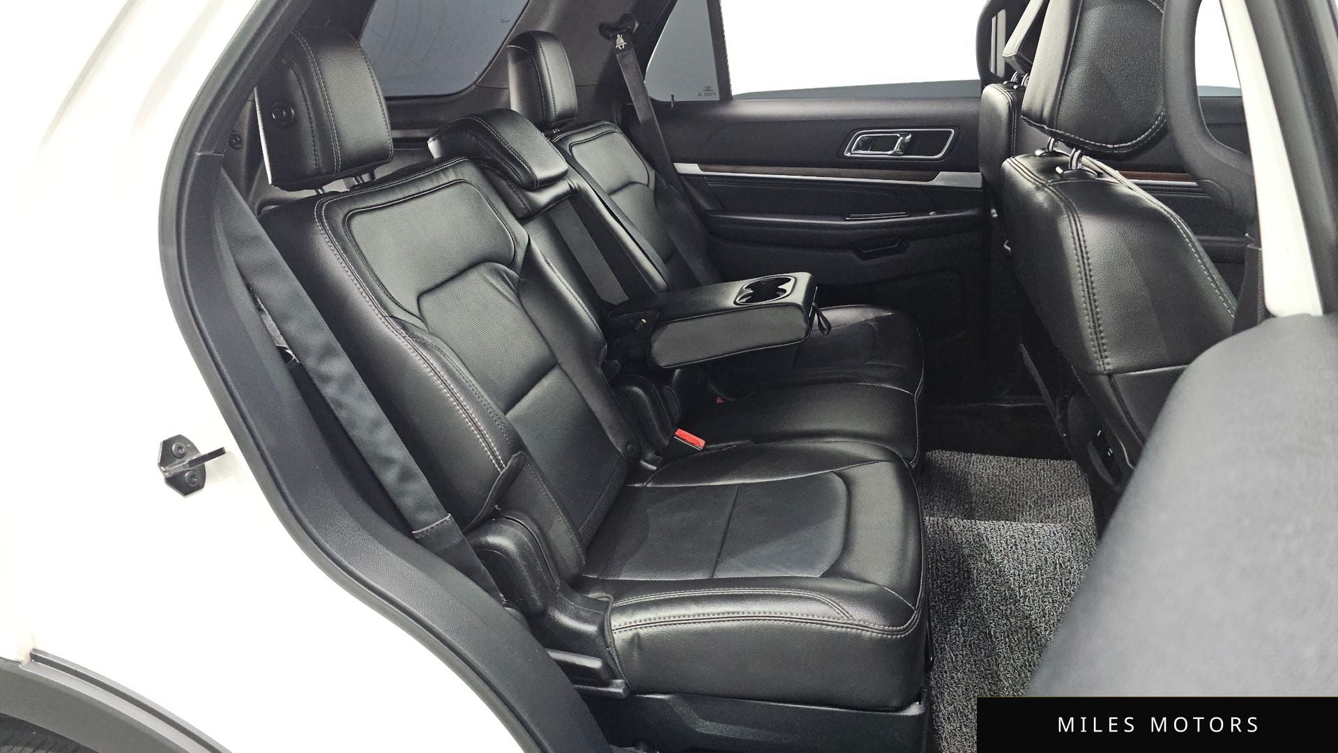 Ford Explorer 2017 — миниатюра 13