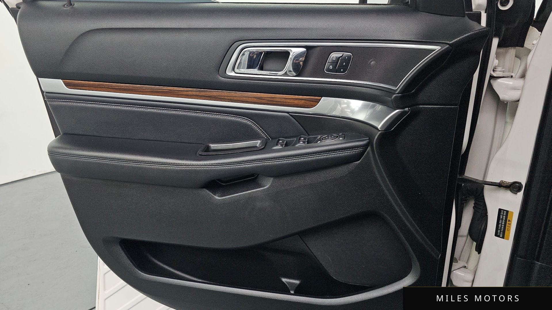 Ford Explorer 2017 — миниатюра 18
