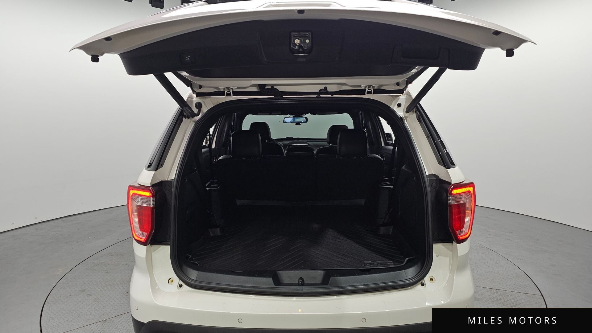 Ford Explorer 2017 — миниатюра 20