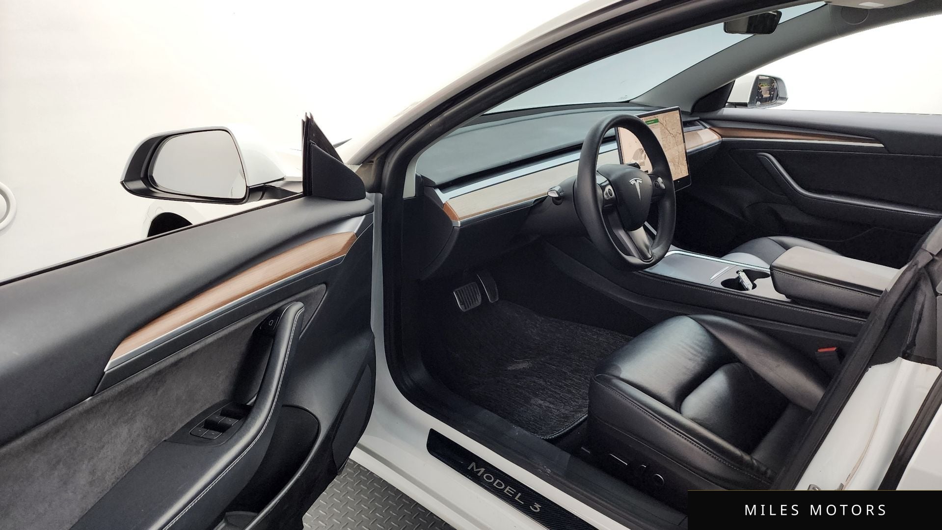 Tesla 모델 3 2022 — миниатюра 10