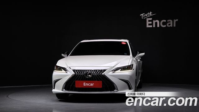 Лексус ES300h 2024 — миниатюра 3
