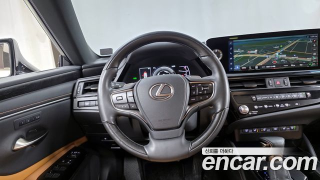 Лексус ES300h 2024 — миниатюра 13