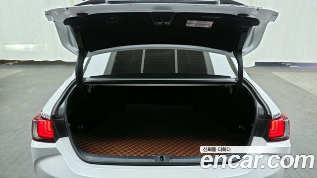 Лексус ES300h 2024 — миниатюра 20