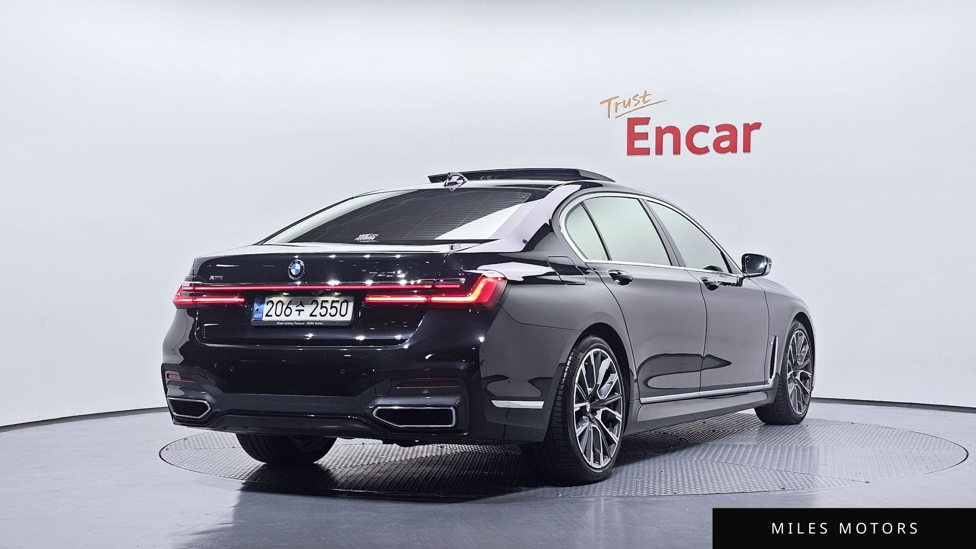 BMW 7 Series (G11) 2021 — миниатюра 2