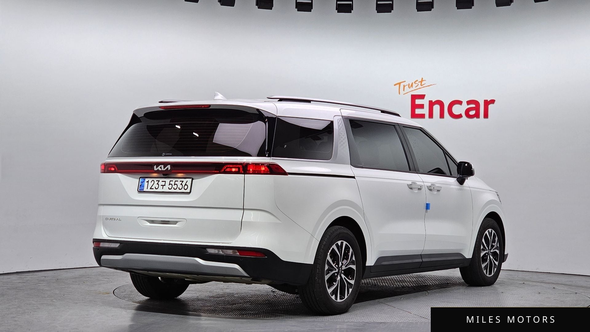 Kia Carnival 2023 — миниатюра 2