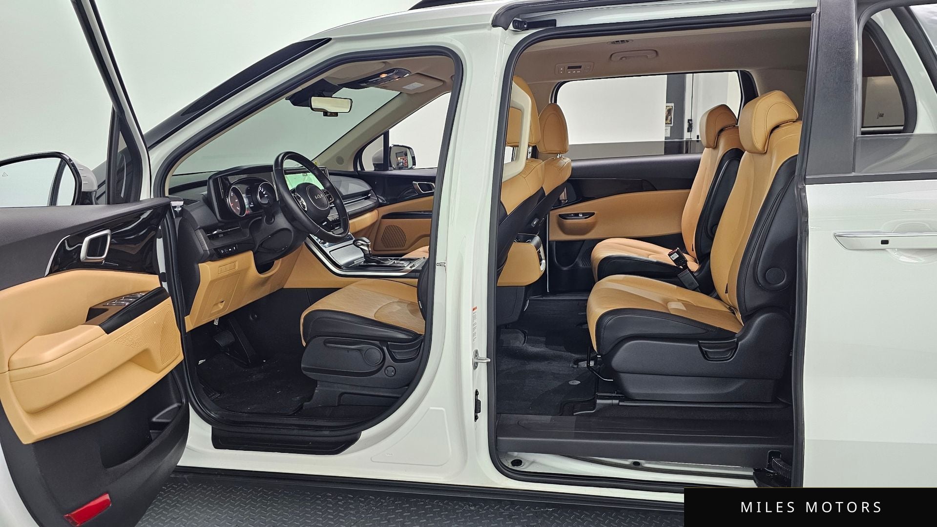 Kia Carnival 2023 — миниатюра 11