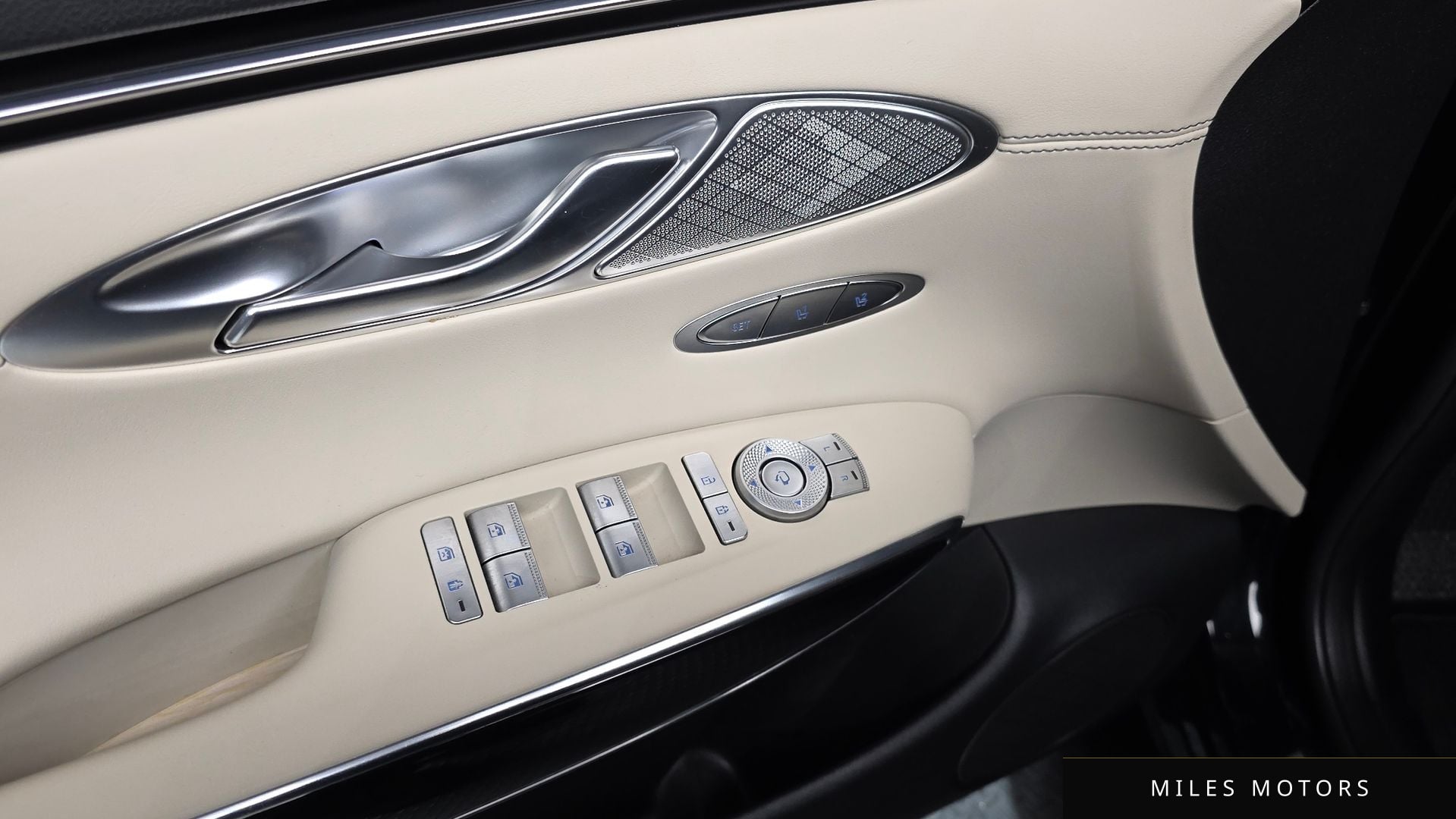 Genesis GV70 2024 — миниатюра 18