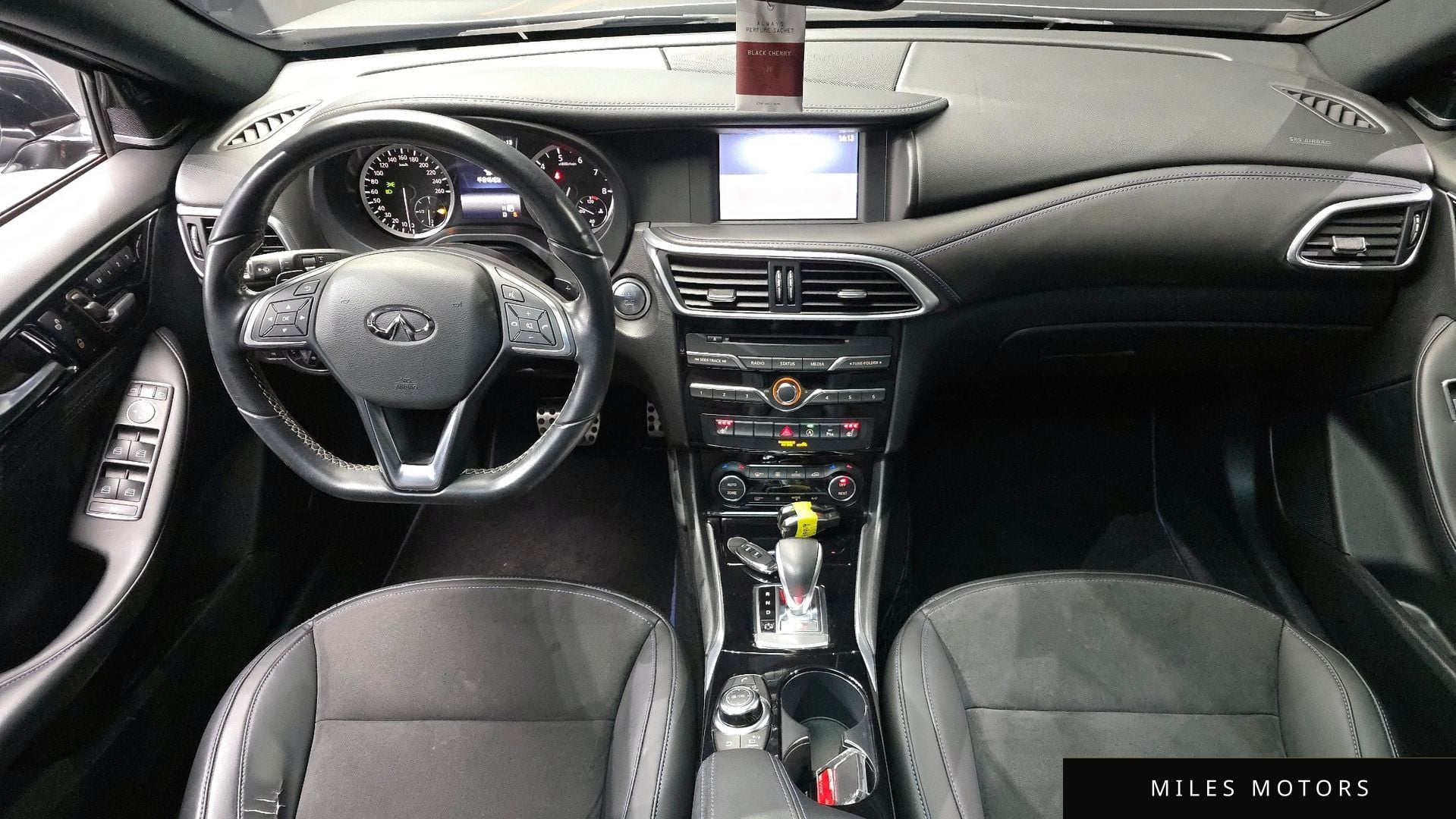 Infiniti Q30 2017 — миниатюра 7