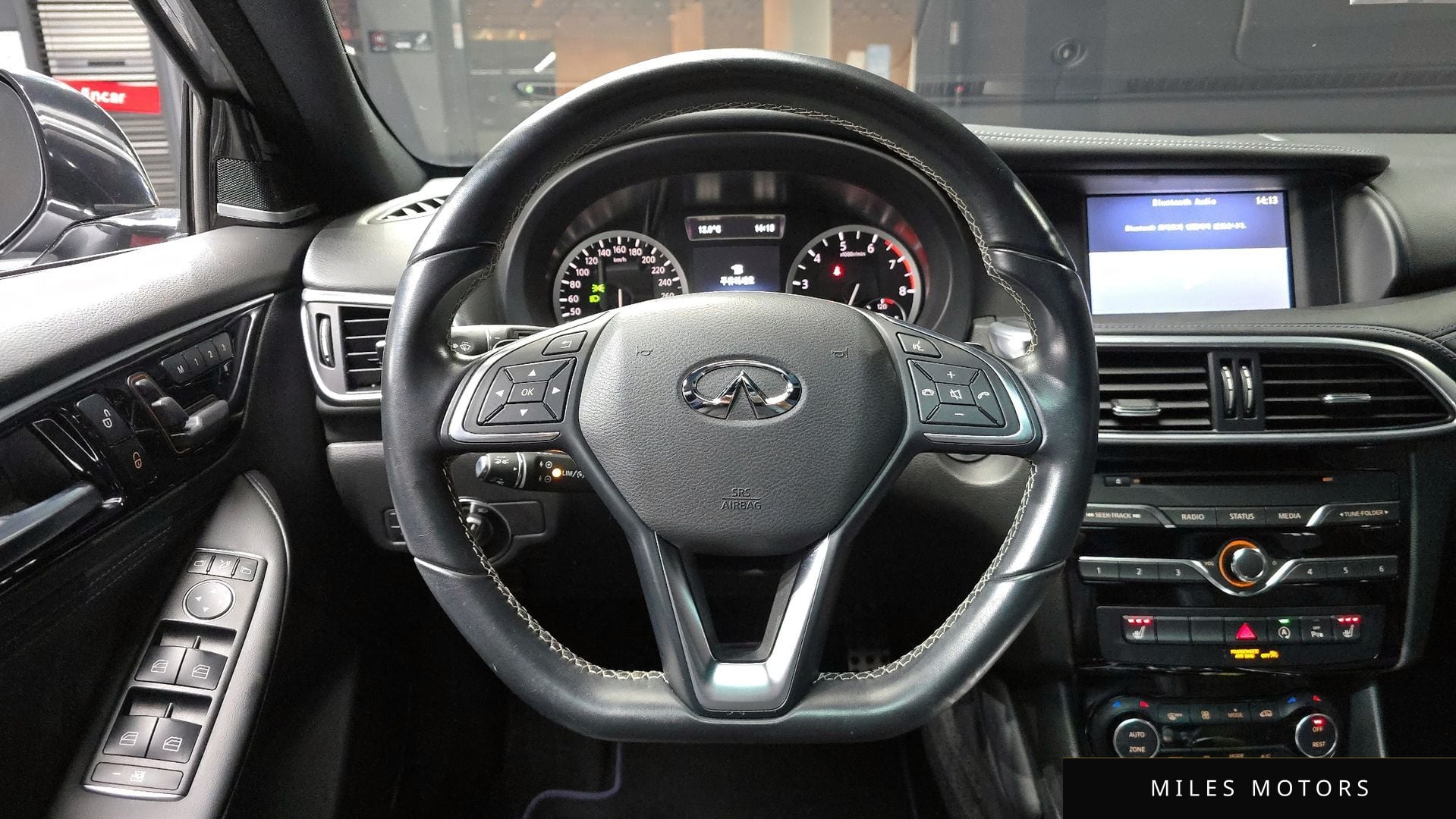 Infiniti Q30 2017 — миниатюра 13