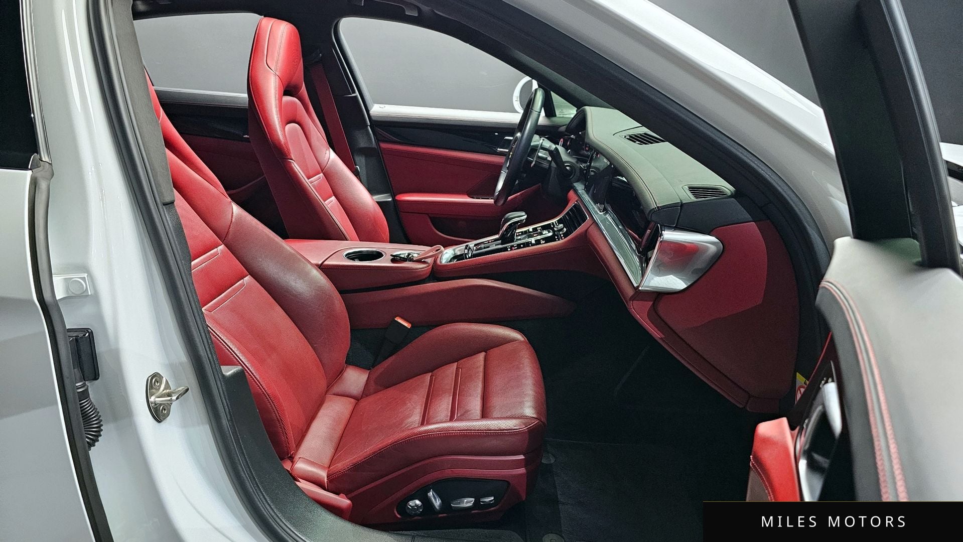 Porsche Panamera 2021 — миниатюра 10