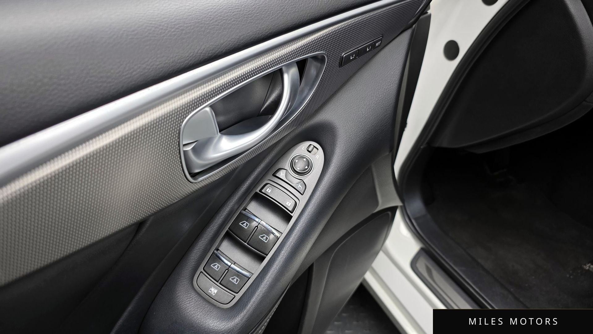 Infiniti Q50 2015 — миниатюра 18
