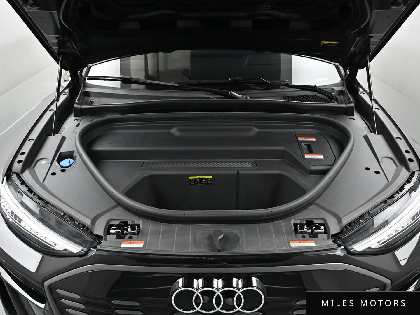 Audi Q6 e-tron 2025 — миниатюра 6