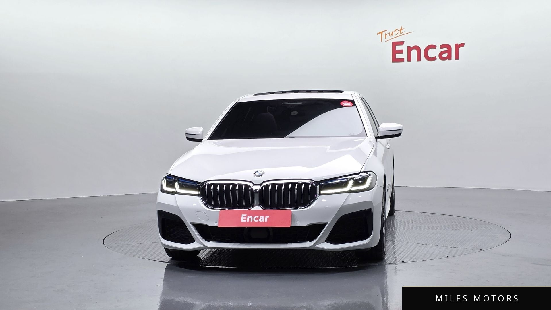 BMW 5 Series (G30) 2023 — миниатюра 3