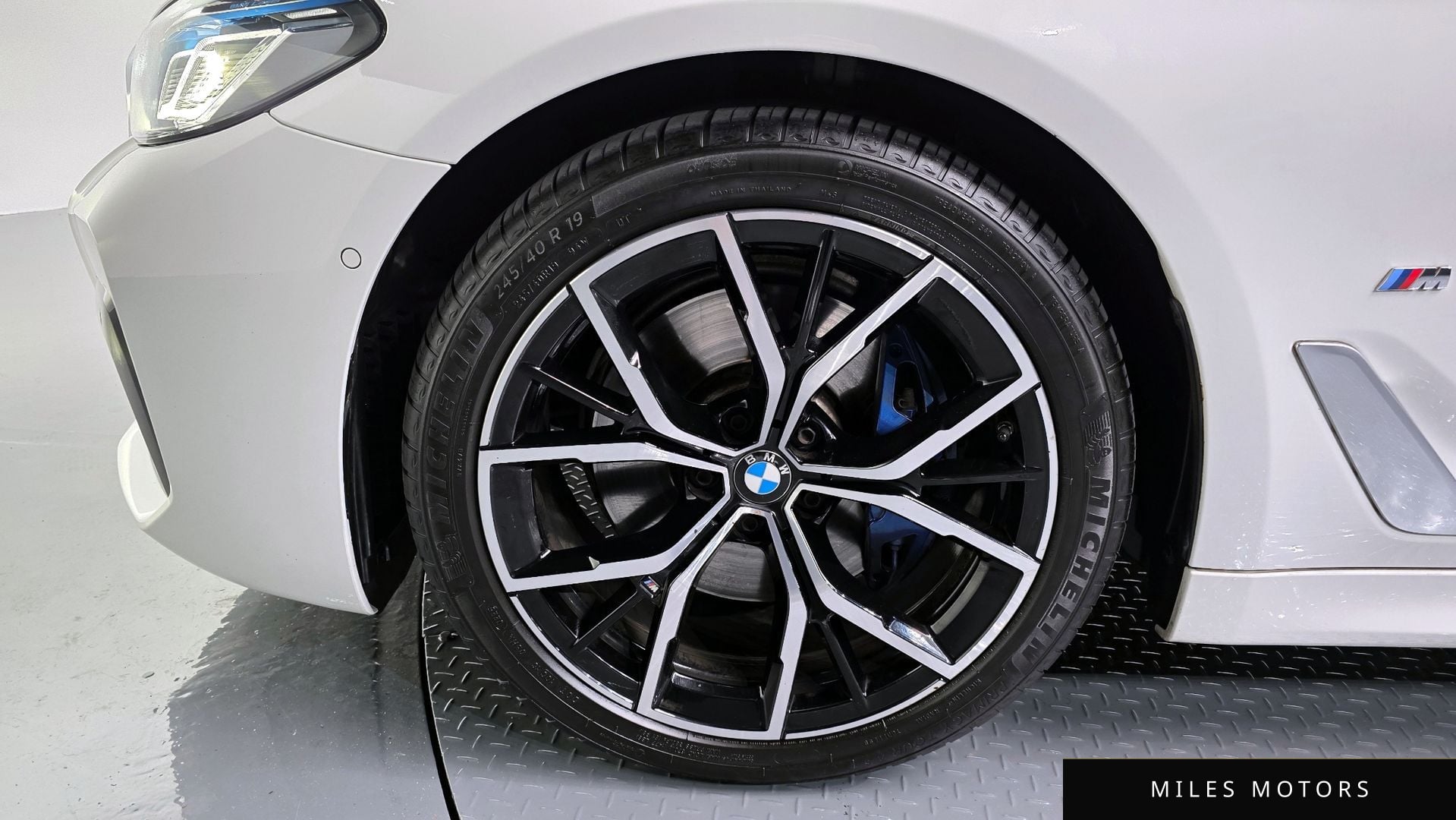 BMW 5 Series (G30) 2023 — миниатюра 5