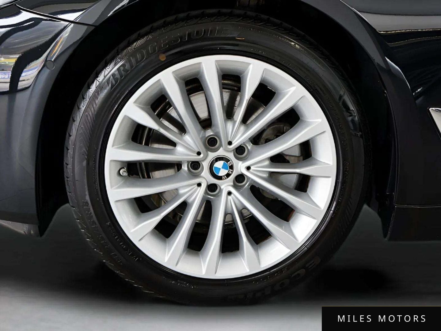 BMW 5 Series (G30) 2023 — миниатюра 5