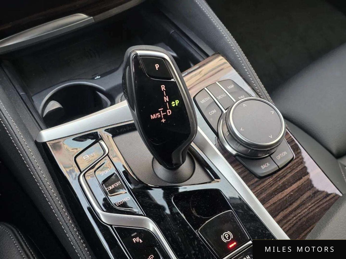 BMW 5 Series (G30) 2023 — миниатюра 9