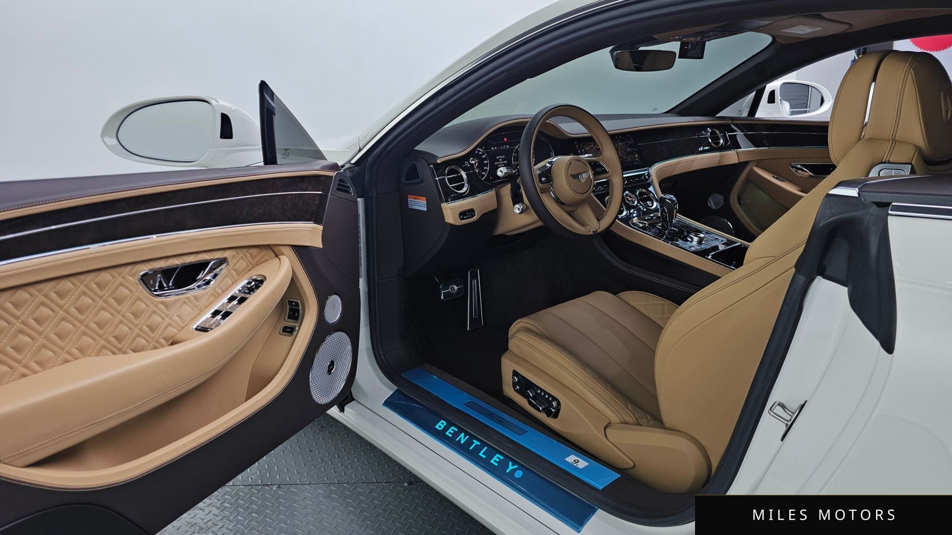 Bentley 컨티넨탈 GT 2023 — миниатюра 10