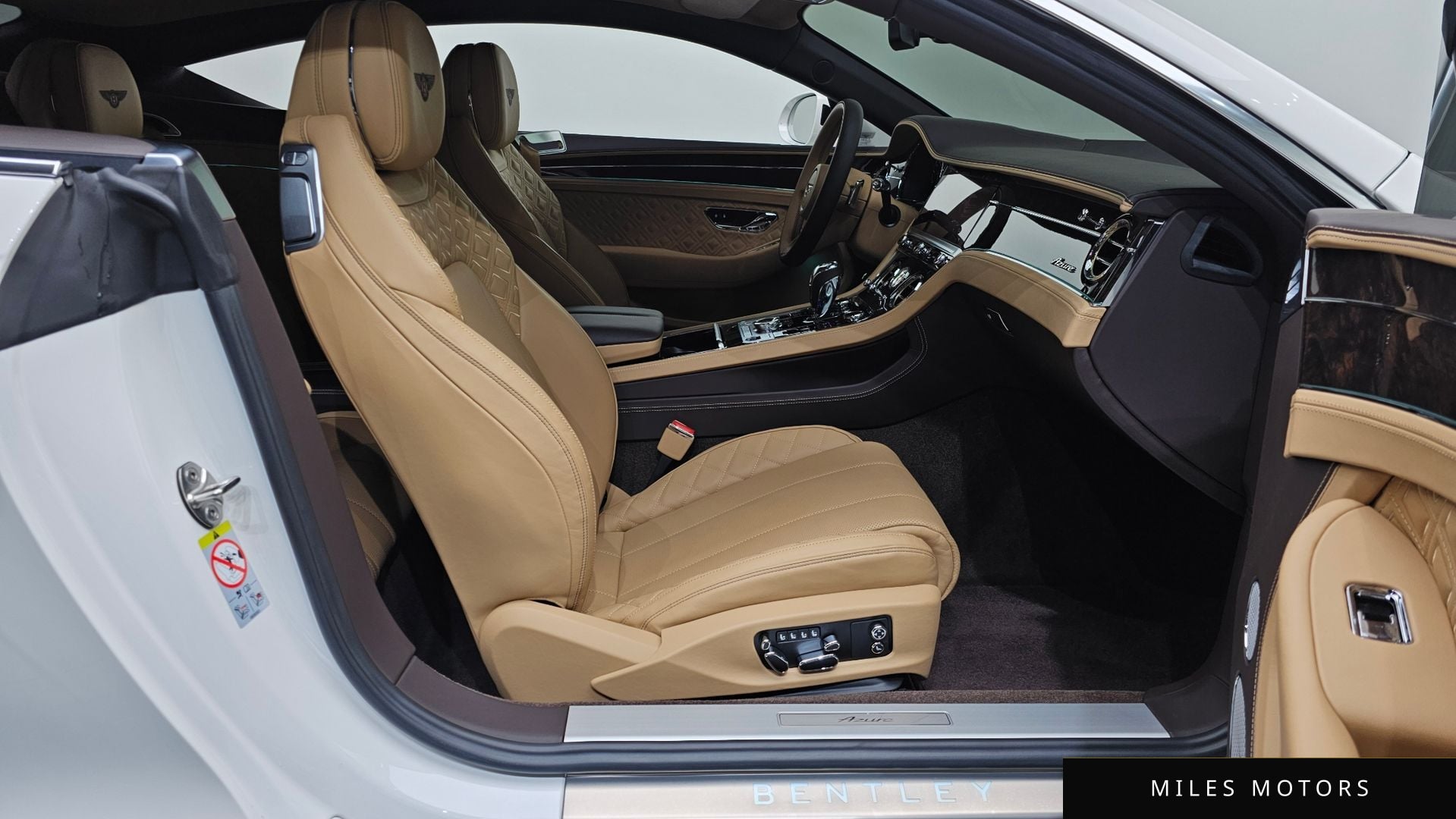 Bentley 컨티넨탈 GT 2023 — миниатюра 11